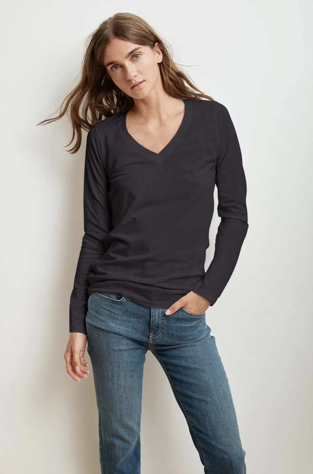 BRIDGET CITY SLUB V-NECK LONG SLEEVE TEE