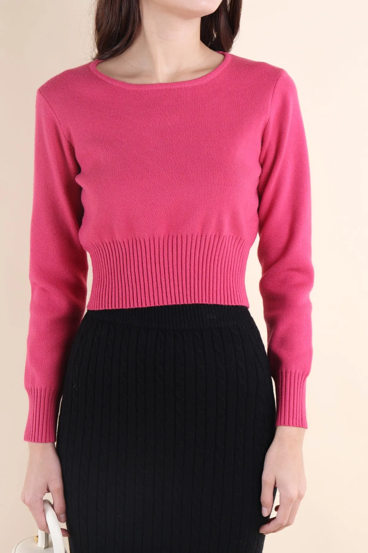 CALLY ROUND NECK SLEEVE KNIT TOP IN BARBIE