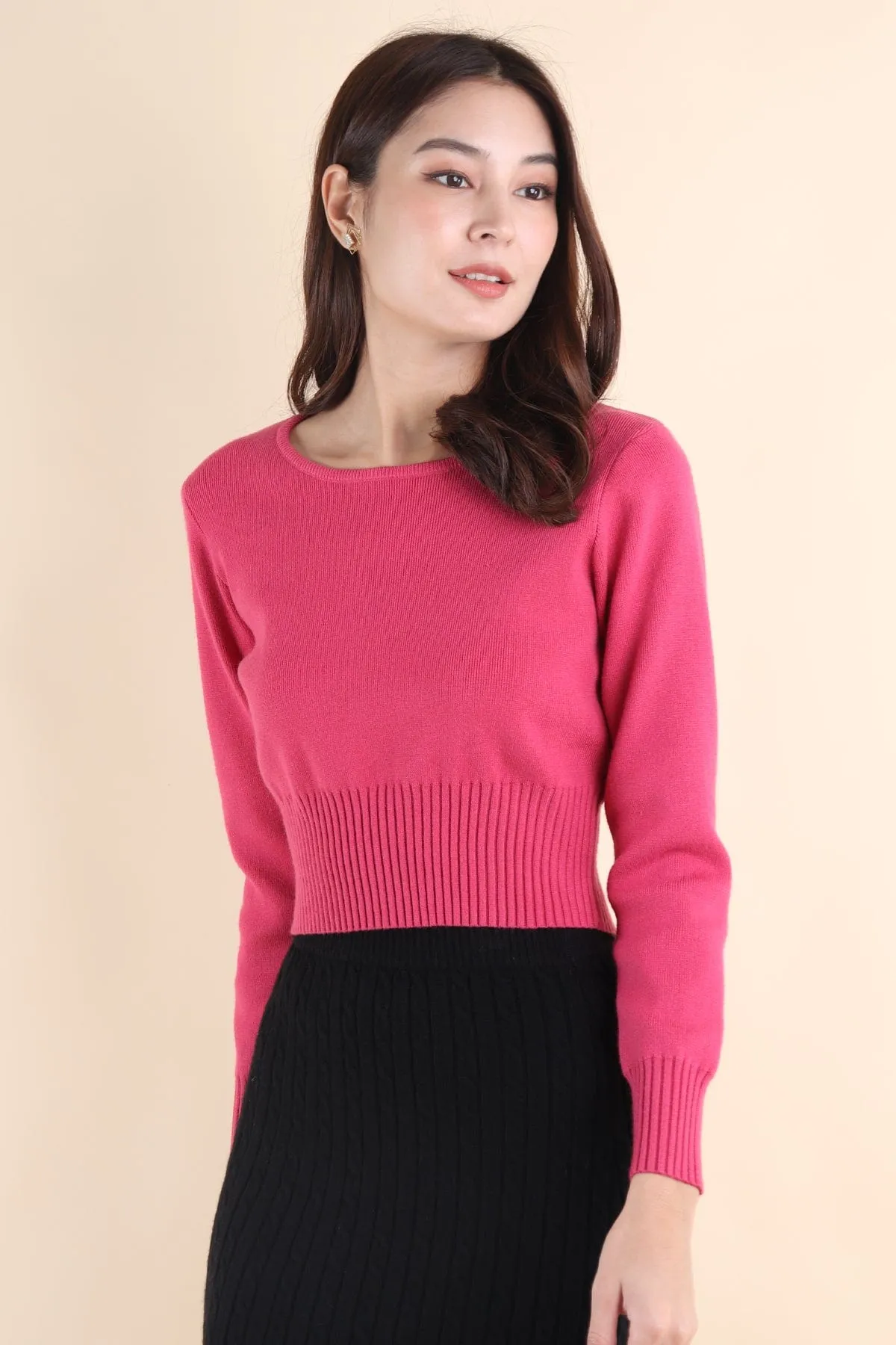 CALLY ROUND NECK SLEEVE KNIT TOP IN BARBIE