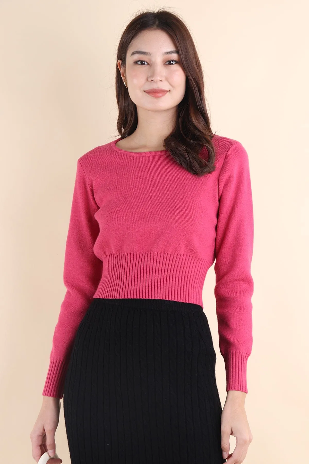 CALLY ROUND NECK SLEEVE KNIT TOP IN BARBIE