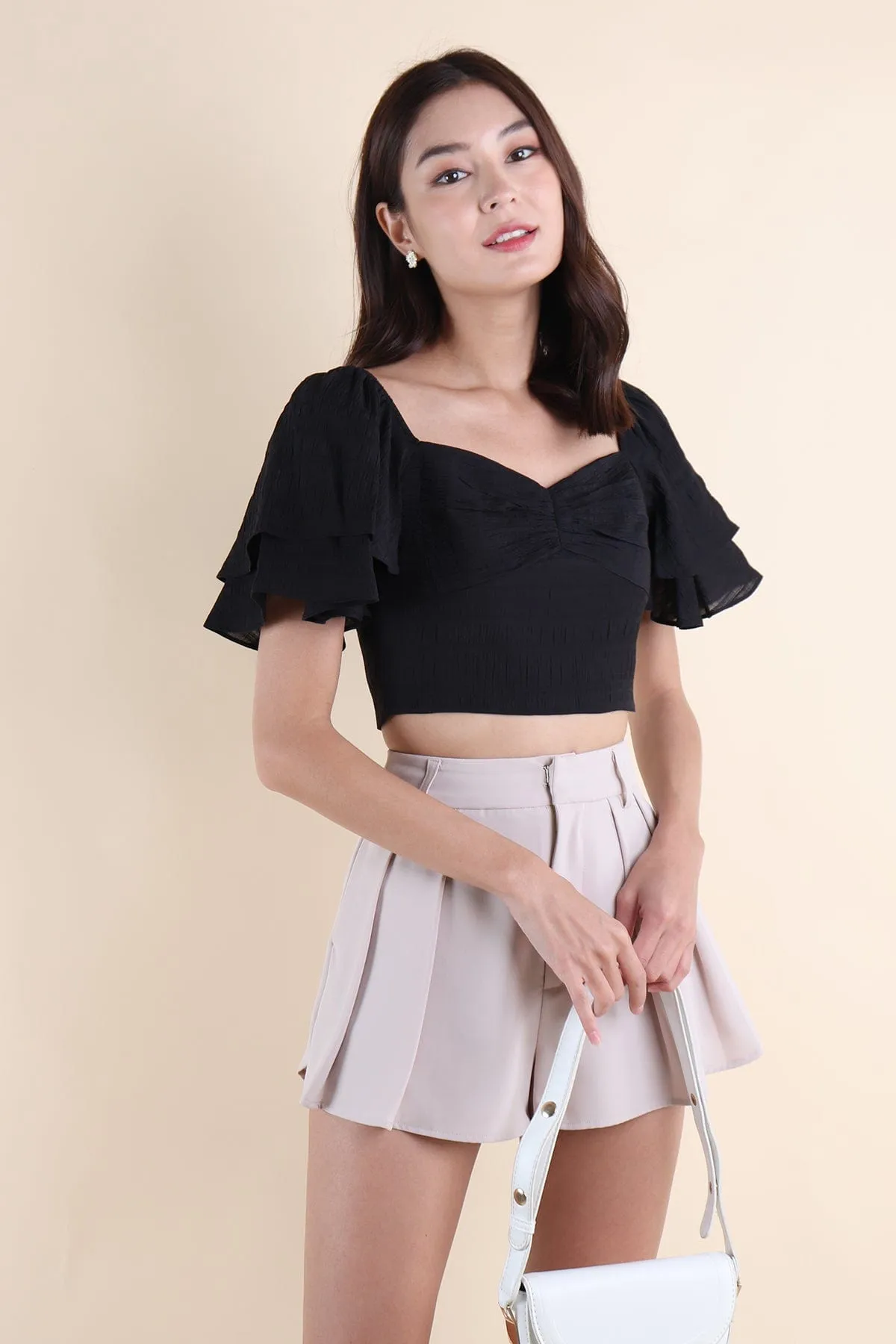 LUMI FLUTTERS TOP IN BLACK