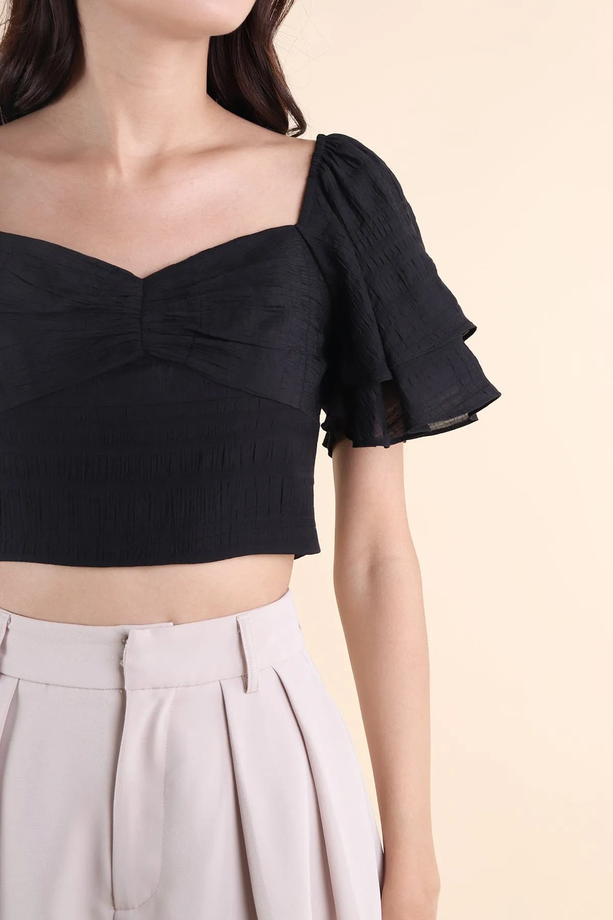 LUMI FLUTTERS TOP IN BLACK