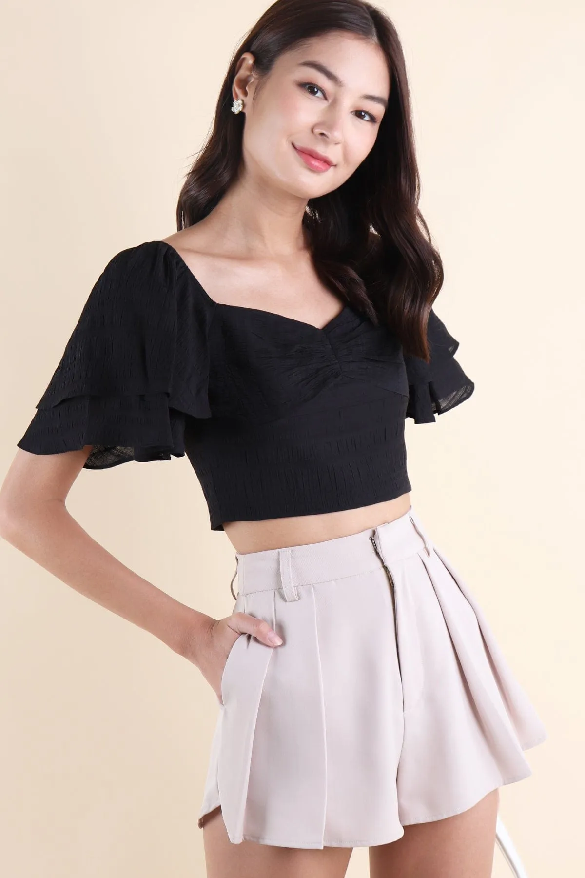 LUMI FLUTTERS TOP IN BLACK